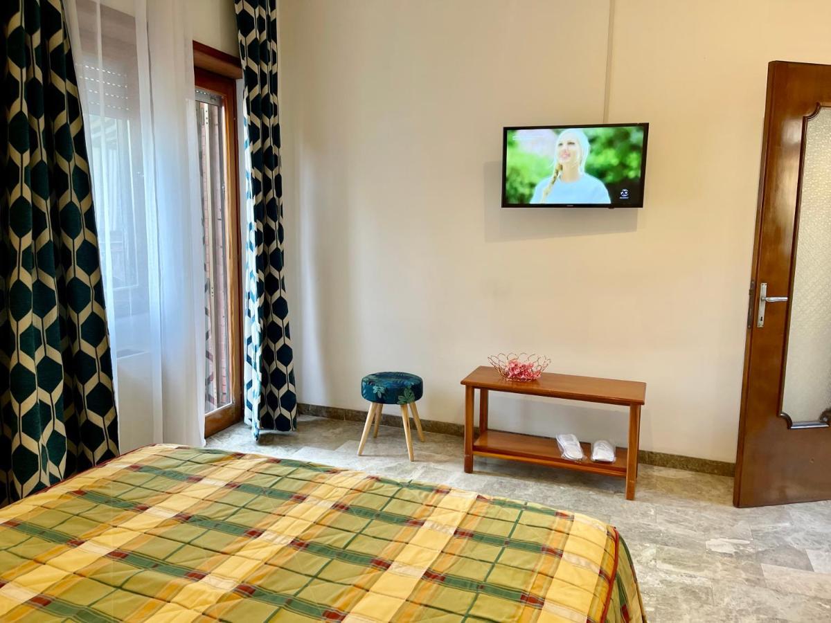 Ferienwohnung Penthouse Salus Sea View Terrace Lido di Ostia Exterior foto